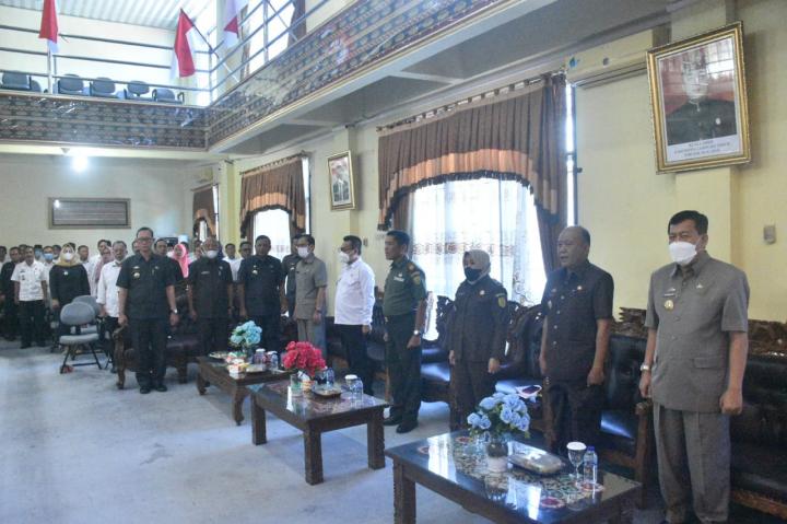Hadiri Rapat Paripurna, Wabup Lamtim Sampaikan Bahwa WTP Adalah Predikat Terbaik
